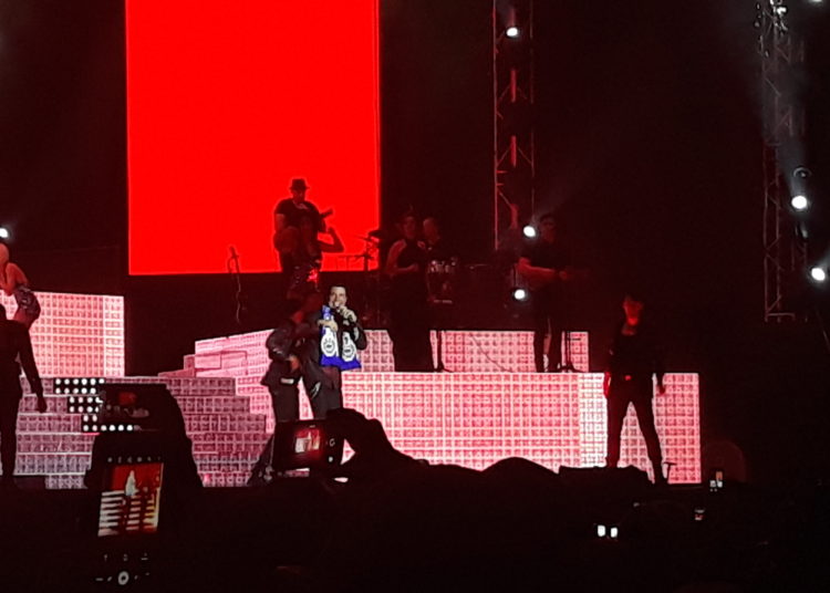 (FOTOS) Chayanne hizo cantar desde el alma a varias generaciones de salvadoreños