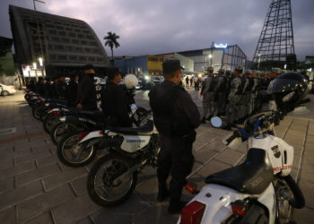 Autoridades aseguran que ya están pagando los bonos alimenticios a los miembros de la PNC