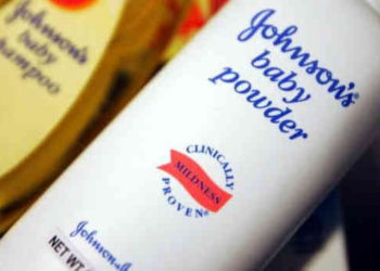 Johnson & Johnson supo durante décadas que su talco contenía fibras cancerígenas