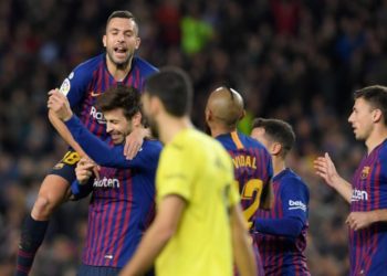 El Barcelona recupera el primer puesto, venciendo 2-0 al Villarreal