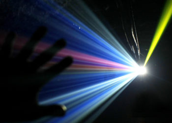 ¿Por qué vemos una luz blanca al final de un túnel en los estados cercanos a la muerte?