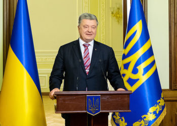 Presidente de Ucrania firma la ley para poner fin al Tratado de Amistad con Rusia