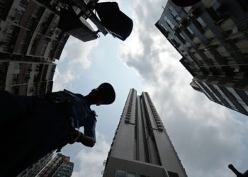 Un ‘Robin Hood’ chino arroja dinero en un barrio pobre y acaba en prisión