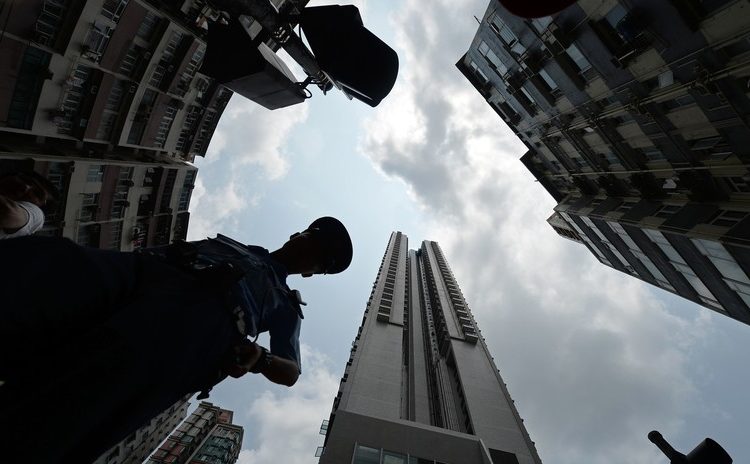 Un ‘Robin Hood’ chino arroja dinero en un barrio pobre y acaba en prisión