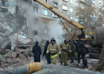 (VIDEO) Varios muertos por el derrumbe parcial de un edificio residencial en Rusia
