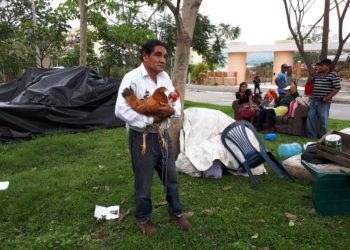 Hugo Martínez lamenta que ARENA frene entrega de terreno a desplazados de finca El Espino