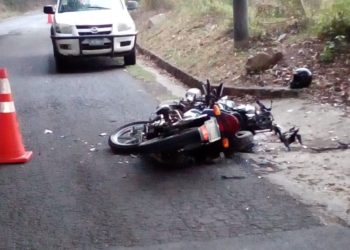 Motociclista muere tras chocar con otro en Ahuachapán