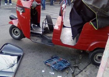 Mujer de 92 años e hija de 73 resultan lesionadas tras accidente de mototaxi en Cojutepeque
