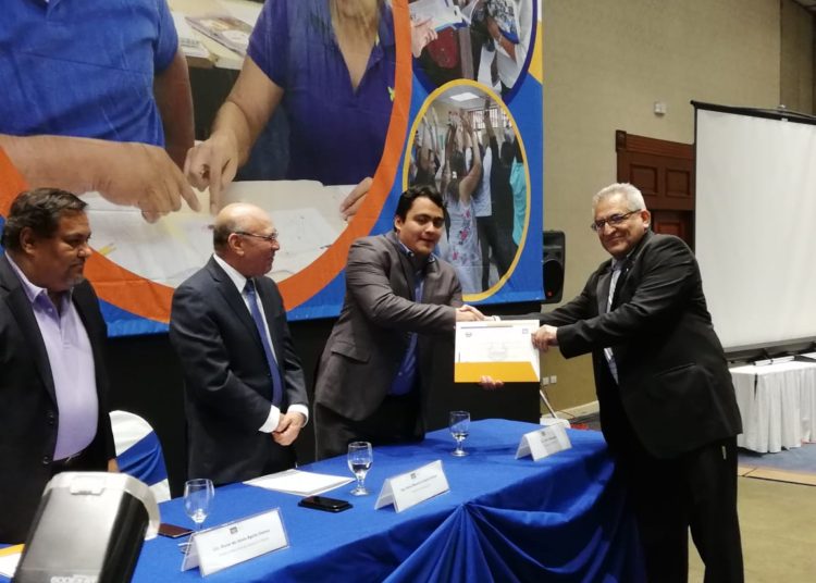 El Salvador ya cuenta con 70 docentes que impartirán náhuat en las escuelas