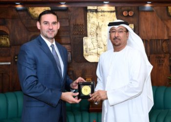 Ernesto Muyshondt firma acuerdo de cooperación con alcalde de Dubái