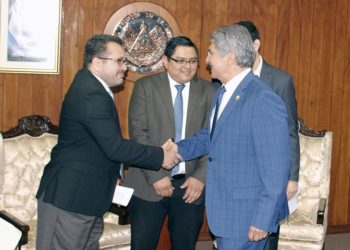 Norman Quijano hace partícipe al movimiento «DECIDE» de la elección del Fiscal General