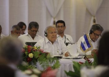 Presidente Cerén pide a jefes de estado trabajar por el desarrollo de la región