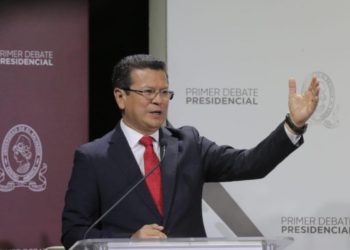 Hugo Martínez asegura que Nayib Bukele no tiene el coraje para defender sus propuestas