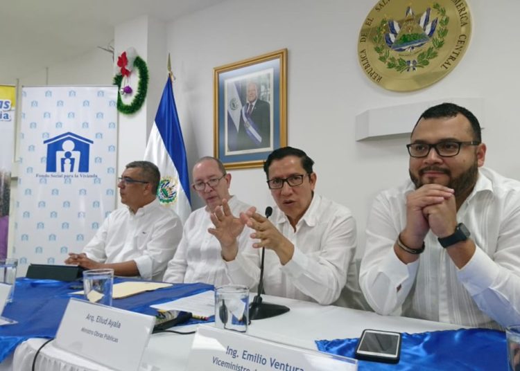 Gobierno destaca inversión de $1,440 millones en obras públicas