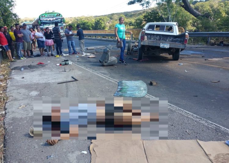 Aparatoso accidente de tránsito deja un muerto y varios lesionados en Carretera Troncal del Norte