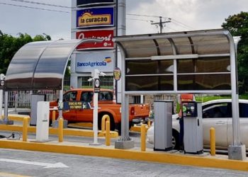 Piden que no se cobre parqueo en centros comerciales y hoteles ¿Estaría usted de acuerdo?