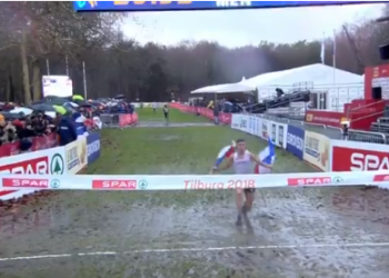 (VIDEO) La «simpática» pero aparatosa llegada a la meta de un atleta francés