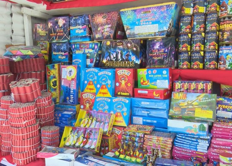 Comerciantes de pólvora se muestran satisfechos con ventas navideñas