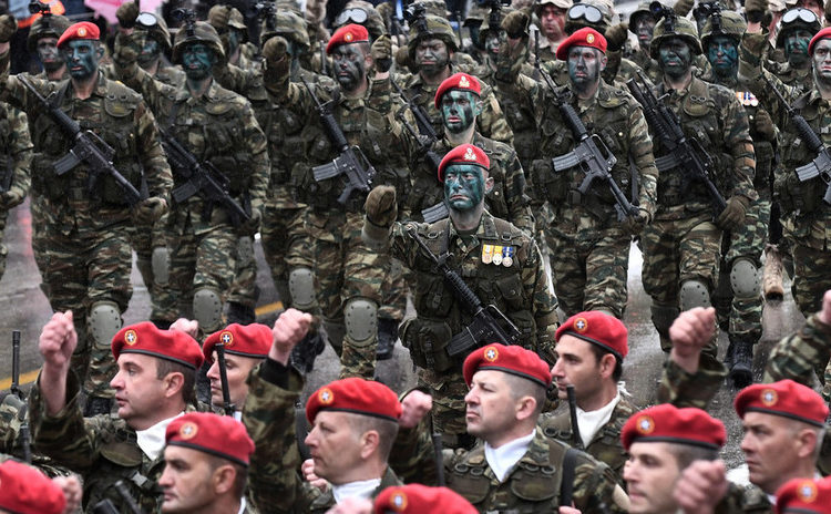 Grecia amenaza a Turquía por los islotes en el mar Egeo