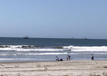 Embajador de Gran Bretaña denuncia que barcos pescan cerca de la playa de Costa del Sol