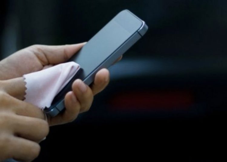 Los celulares son siete veces más sucios que un baño