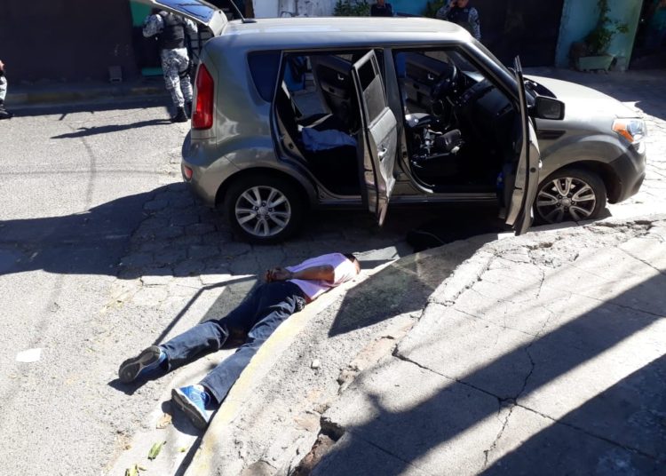 Un hombre herido y uno capturado al enfrentarse a policías en Soyapango