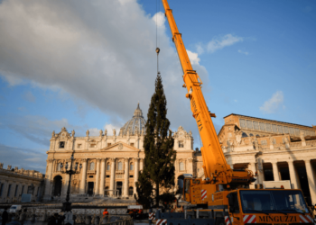 (FOTOS) Así es el increíble pesebre de arena esculpido en el Vaticano