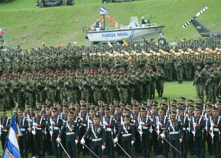 Fuerza Armada suma cinco generales más a sus filas