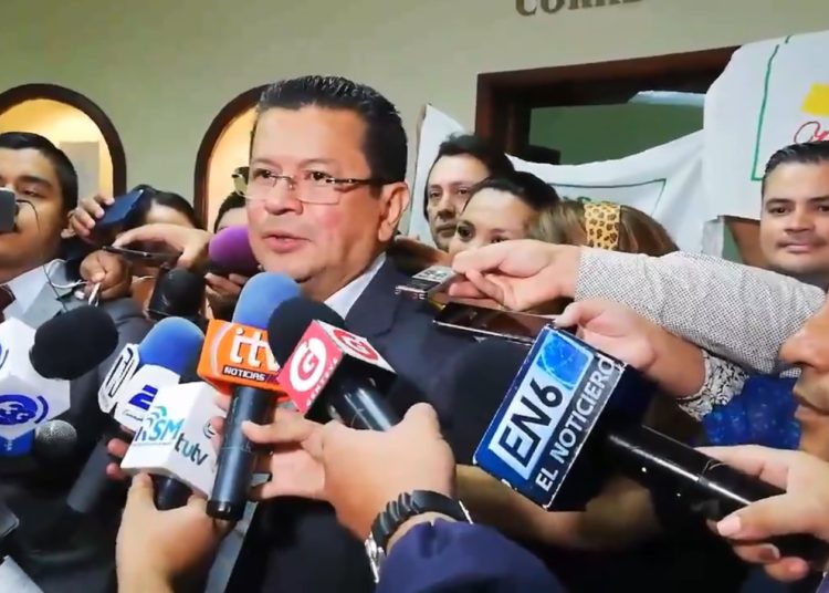 Hugo Martínez pide que aumento al salario mínimo sea revisado cada año