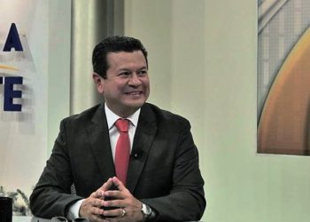 Hugo Martínez: Es populismo eliminar el impuesto de contribución especial a telefonía