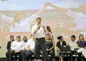 Hugo Martínez se compromete a beneficiar a personas con discapacidad durante su gobierno