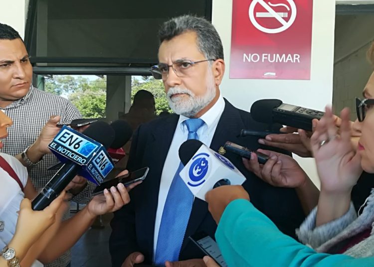 FMLN tiene 8 candidatos a fiscal general y entre ellos a Douglas Meléndez