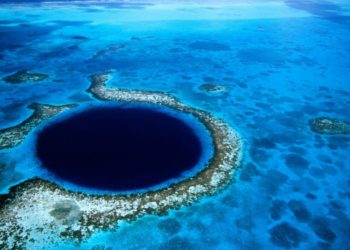 Exploran el Gran Agujero Azul de Belice, uno de los mayores enigmas del mar