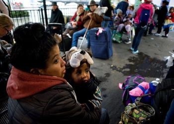 Migrantes hondureños piden $50 mil cada uno a gobierno EE.UU. para volver a su país