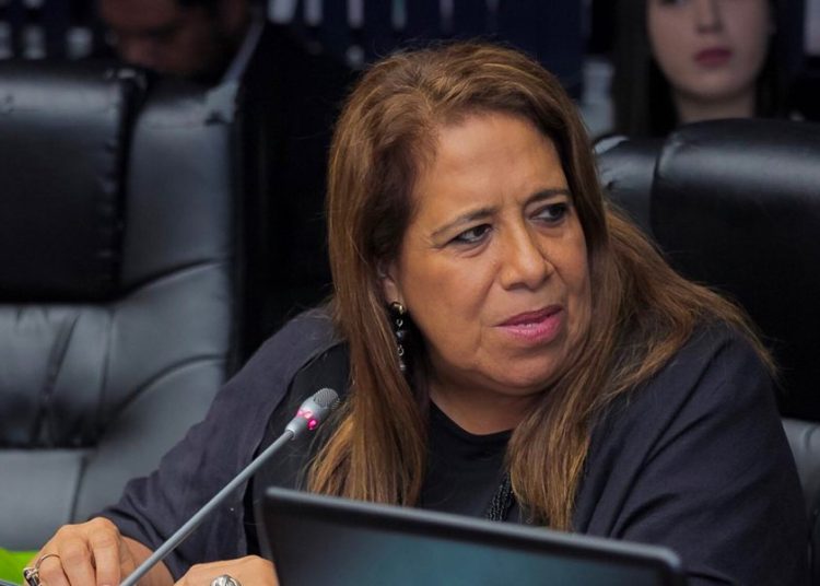 Diputados del FMLN renuncian a bono navideño