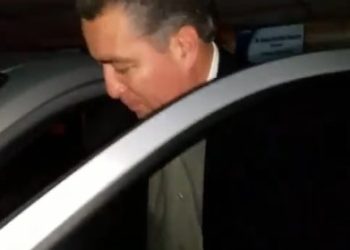 [VÍDEO] Portillo Cuadra evade responder por qué ARENA negó los votos a favor de familias desplazadas de El Espino