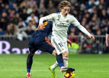 El Real Madrid superó al Valencia pero sigue quinto en La Liga