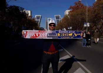 Un grave error en las bufandas de la Superfinal entre River y Boca forzó a un arreglo de último momento