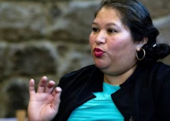 La historia de una madre salvadoreña atada a un brazalete electrónico, y con orden de deportación de EE.UU.