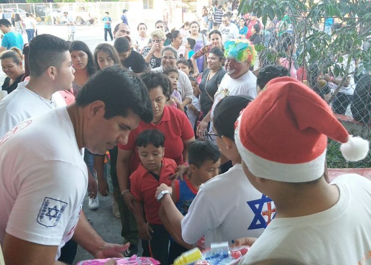 Iglesia evangélica y alcaldía de Soyapango se unen para festejar a niños de comunidades
