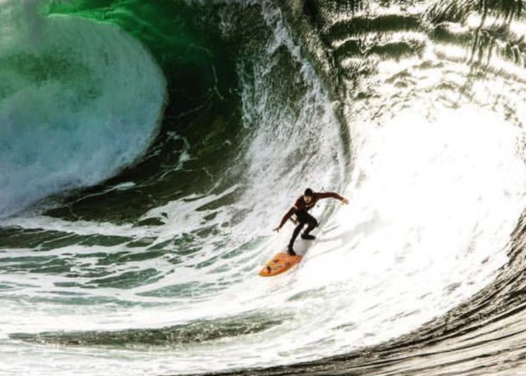 (VIDEO) Este surfista reclama el récord mundial tras montar una ola de 30 metros