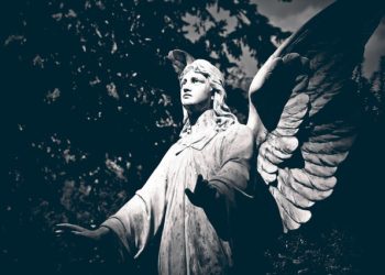 Ahogó y quemó a su pequeña hija porque recibió «órdenes de los ángeles»