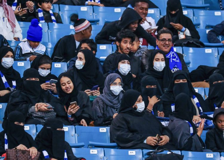 Polémica tras anunciarse que las mujeres no podrán ir solas a la Supercopa italiana en Arabia Saudí
