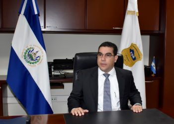 Raúl Melara deja en manos de la Sala demandas de inconstitucionalidad en su contra