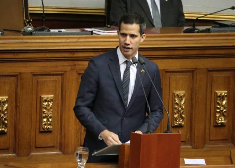 Presidente de la Asamblea Nacional de Venezuela llama al Ejército a desconocer el mandato de Nicolás Maduro