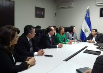 Embajadora de EE.UU. da espaldarazo a trabajo del TSE para elecciones presidenciales