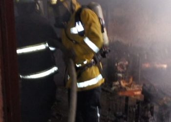 Mesón es consumido por un incendio en San Miguel