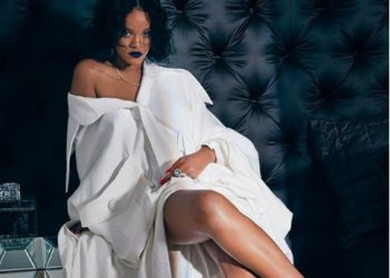 Rihanna hace suspirar a sus seguidores con fotos en sensual lencería
