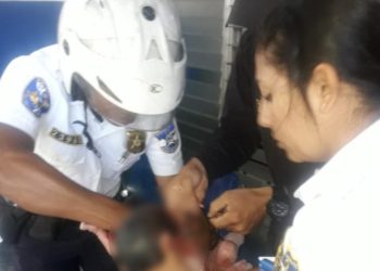 Policías ayudan a dar a luz a una mujer en San Marcos