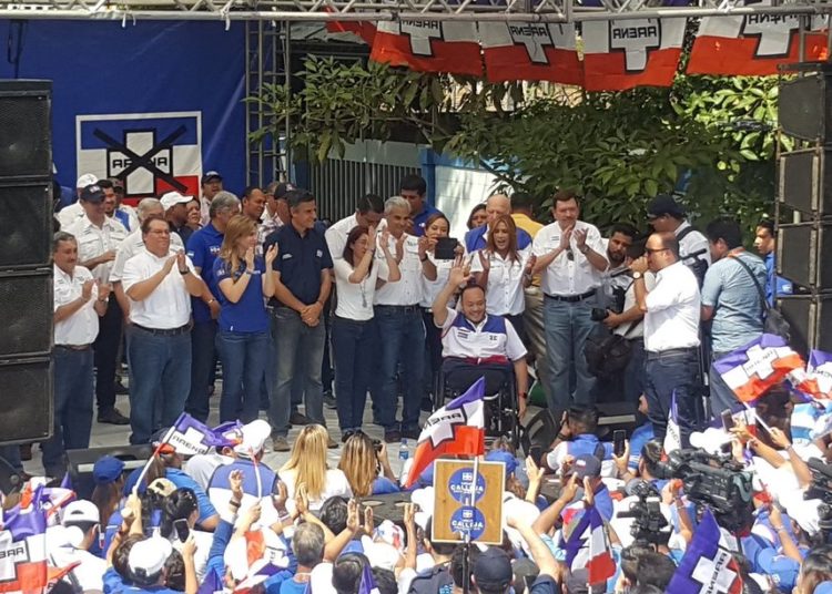 Muyshondt: En el pasado la regamos con un presidente (Saca), pero hoy llevamos un lujo de presidente